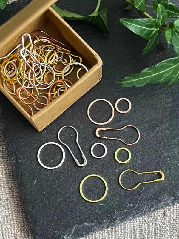 Begränsat antal Precious Metal Stitchmarkers / Stickmarkörer Ädelmetaller - Cocoknits