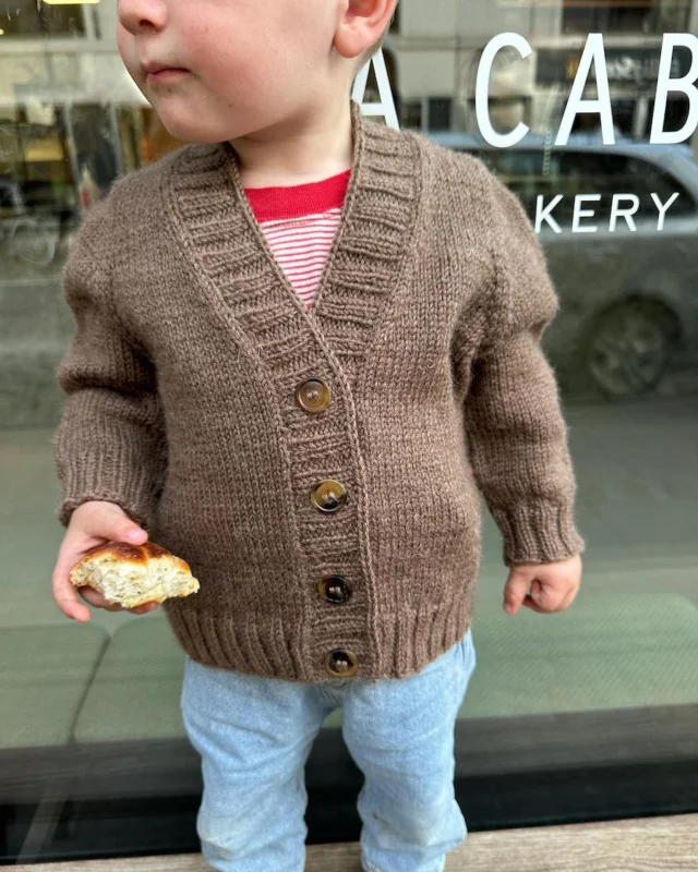 Eva Cardigan Junior- PetiteKnit Lägg i varukorgen