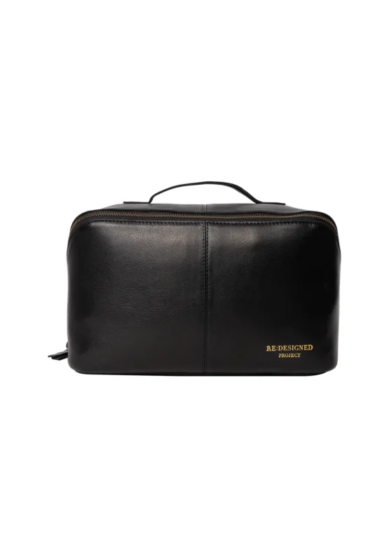 Fynd Redesigned Project 10 - black/gold