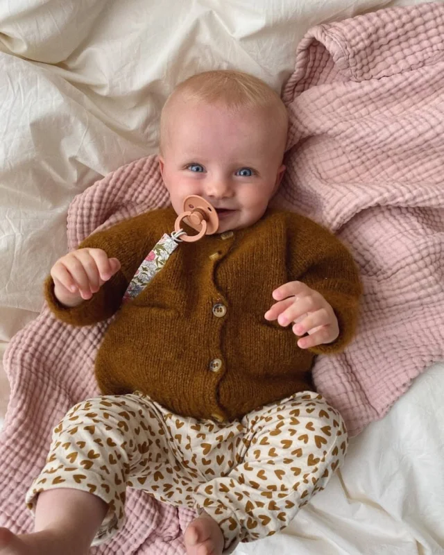 Expressleverans Ellens Cardigan - PetiteKnit