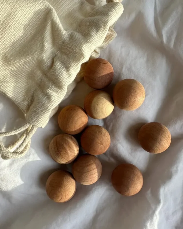 Cederträkulor - Petiteknit Rabatter