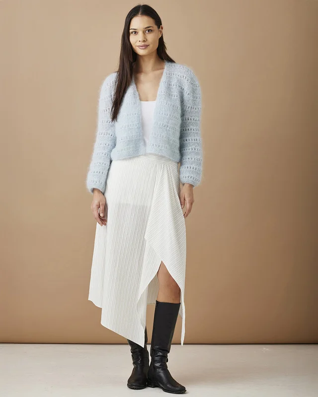 Lägg i varukorgen 893006D Kort cardigan m hålvarv