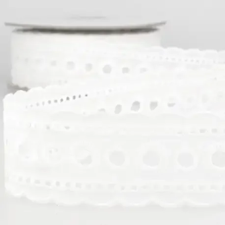 Trygg betalning Vit brodyr med hål för band - 40 mm