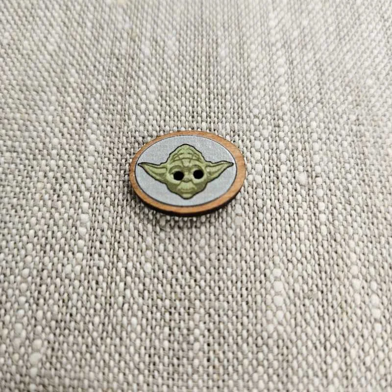 Träknapp 2 hål Yoda Handla nu