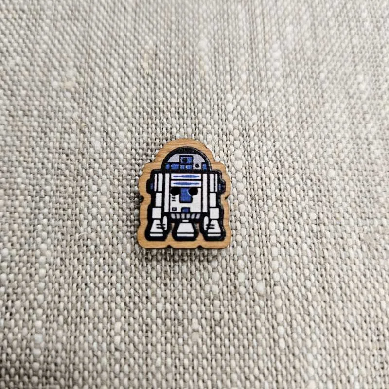 Träknapp 2 hål R2D2 Beställ idag
