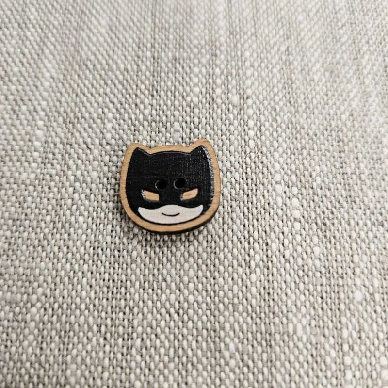 Utförsäljning Träknapp 2 hål Batman