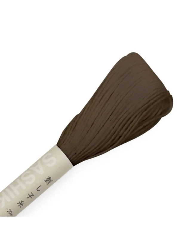 Köp nu Sashikotråd 20m Dark Brown
